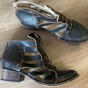 Freebird FB Stone cutout Bootie